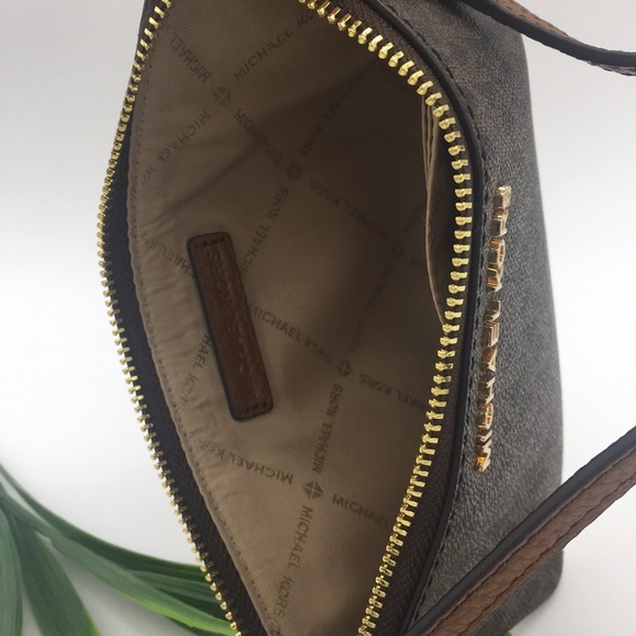 Michael Kors Jet Set Travel Brown Lg TZ Wristlet - Picture 7 of 8